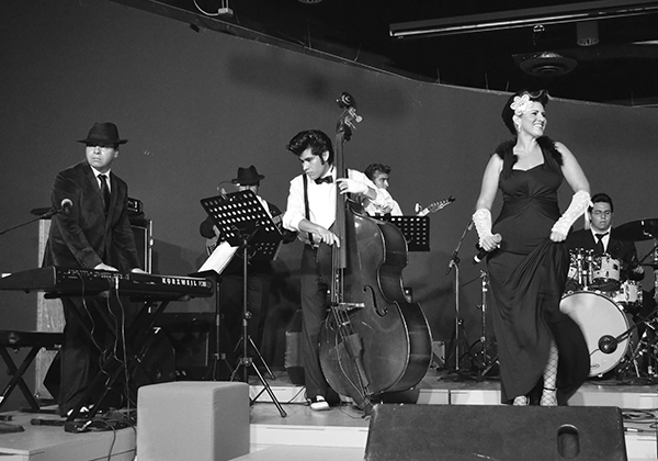  Del swing al regional mexicano con la Barandela Big Band