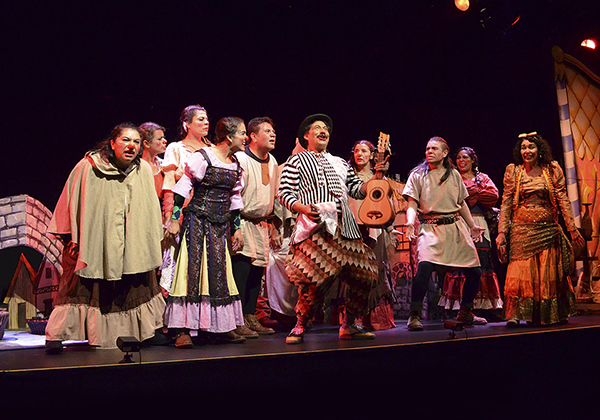  La Trouppe combate a la apignosis en el Lunario, con su nuevo espectáculo