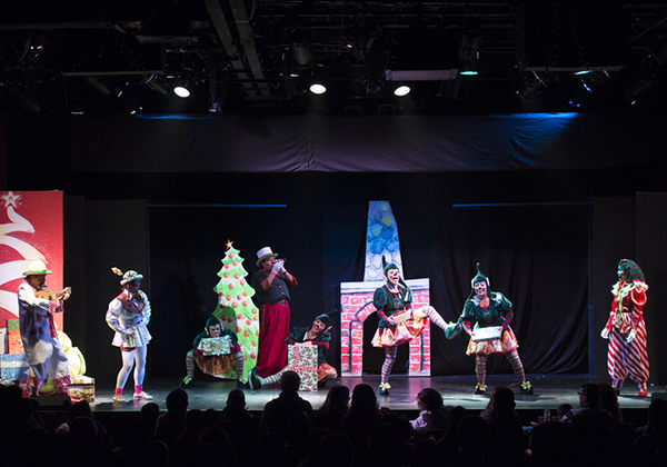  Ven a festejar la Navidad en el Lunario con La Trouppe